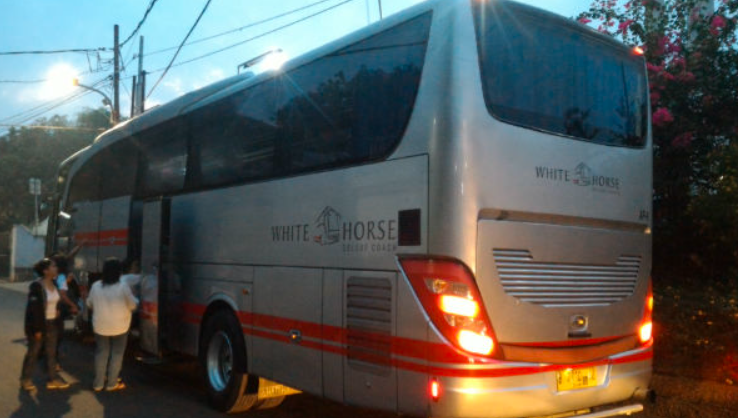Sewa Bus Pariwisata Jakarta Timur Fitur Lengkap Pasti Aman Dan Tepat Waktu